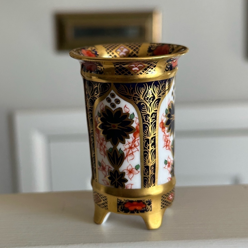Royal Crown Derby Imari 1128 Miniature Vase Urn Gold Trim